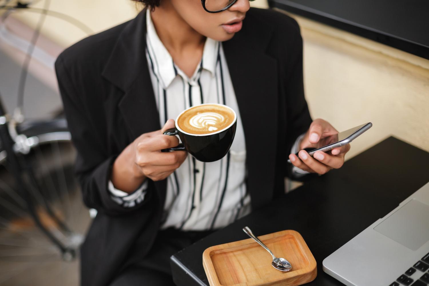 Rekomendasi Cafe Hits di Jakarta : Tempat Nongkrong yang Instagrammable dan Nyaman
